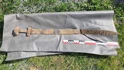 Ancient Viking sword discovered 'sticking up out of the ground' after 1,300 years Accountant Find