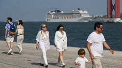 Cruise tipping charges are 'out of control,' say passengers as companies tout 'exceptional service' Accountant Find