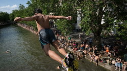 Popular city bans public alcohol amid heat wave as people take risks to cool down Accountant Find