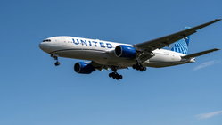 United flight from Chicago makes emergency landing after passenger's 'multiple attempts' to breach cockpit Accountant Find